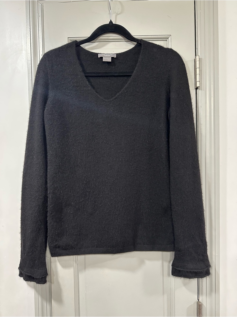 Ann Taylor Black V-Neck Women's Sweater